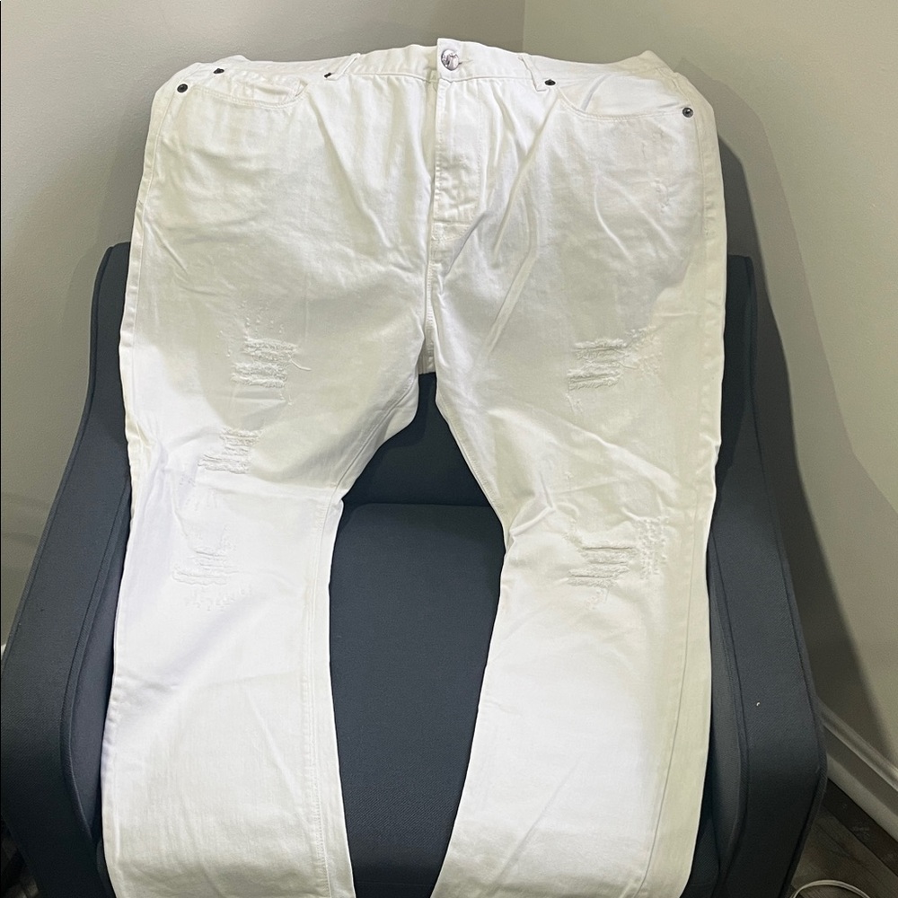 Men's Relaxed White Distressed Jeans